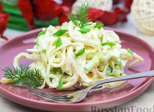 Салат из кальмаров с яйцом – рецепт приготовления