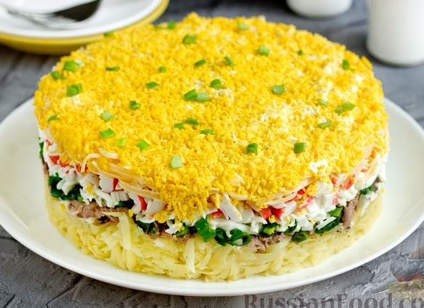 Салат с тунцом и крабовыми палочками – рецепт