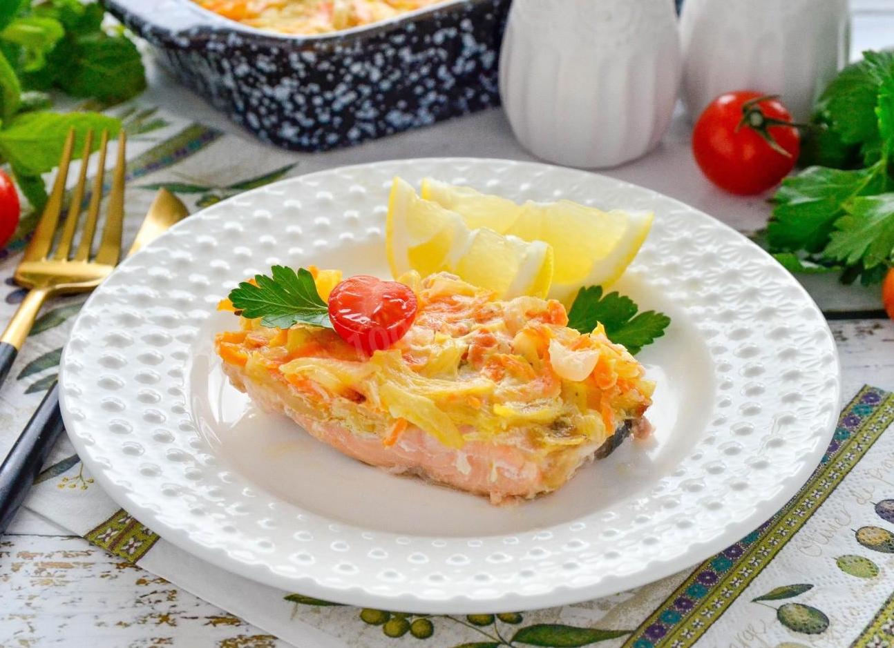 Горбуша в духовке с морковкой и луком – рецепты приготовления