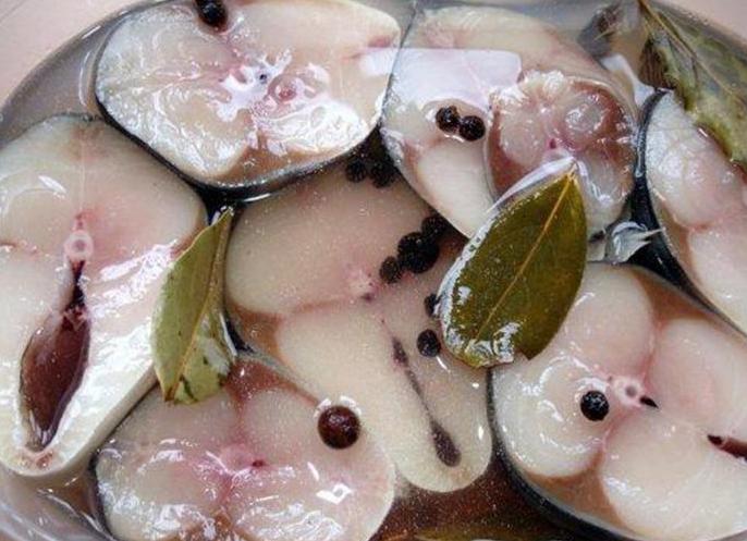 Как правильно солить скумбрию в домашних условиях вкусно